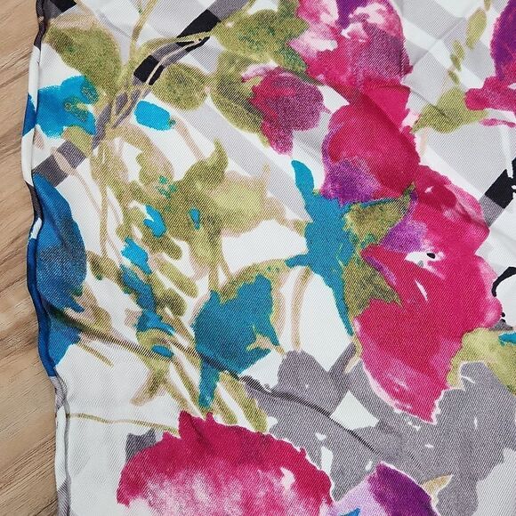 🐞NWT Saks Fifth Avenue Silk Multicolored Patterned Scarf - Picture 9 of 13